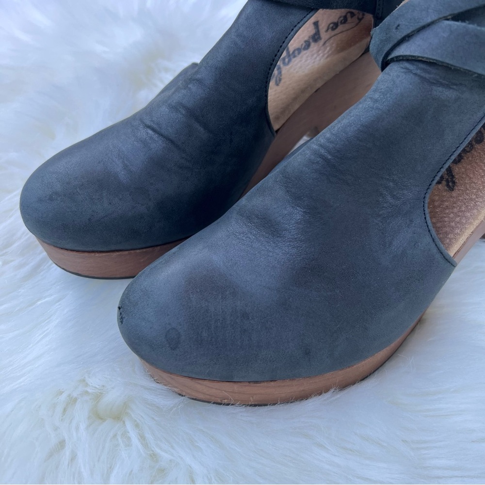 • SOLD • Free People Leather Cedar Clogs Sz 39 US 8.5 - Picture 5 of 16
